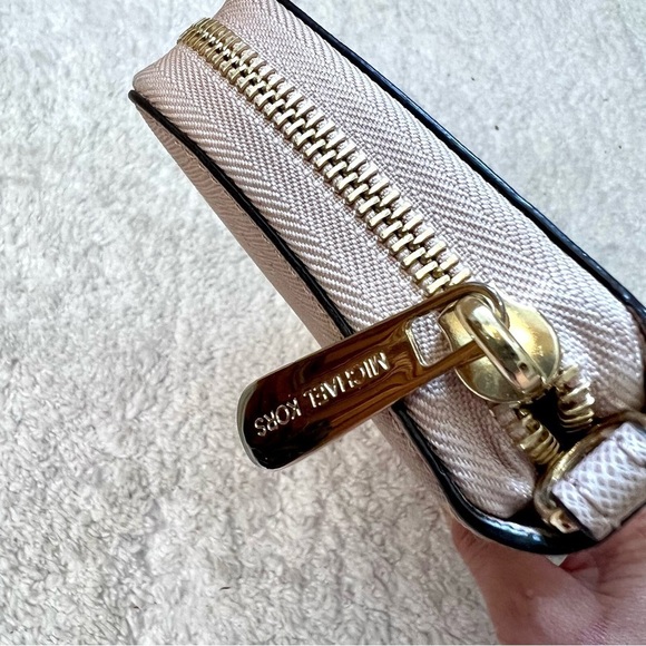 NWOT Michael Kors Purse Jet Set Travel Za Continental Dark Khaki wallets - Picture 3 of 8